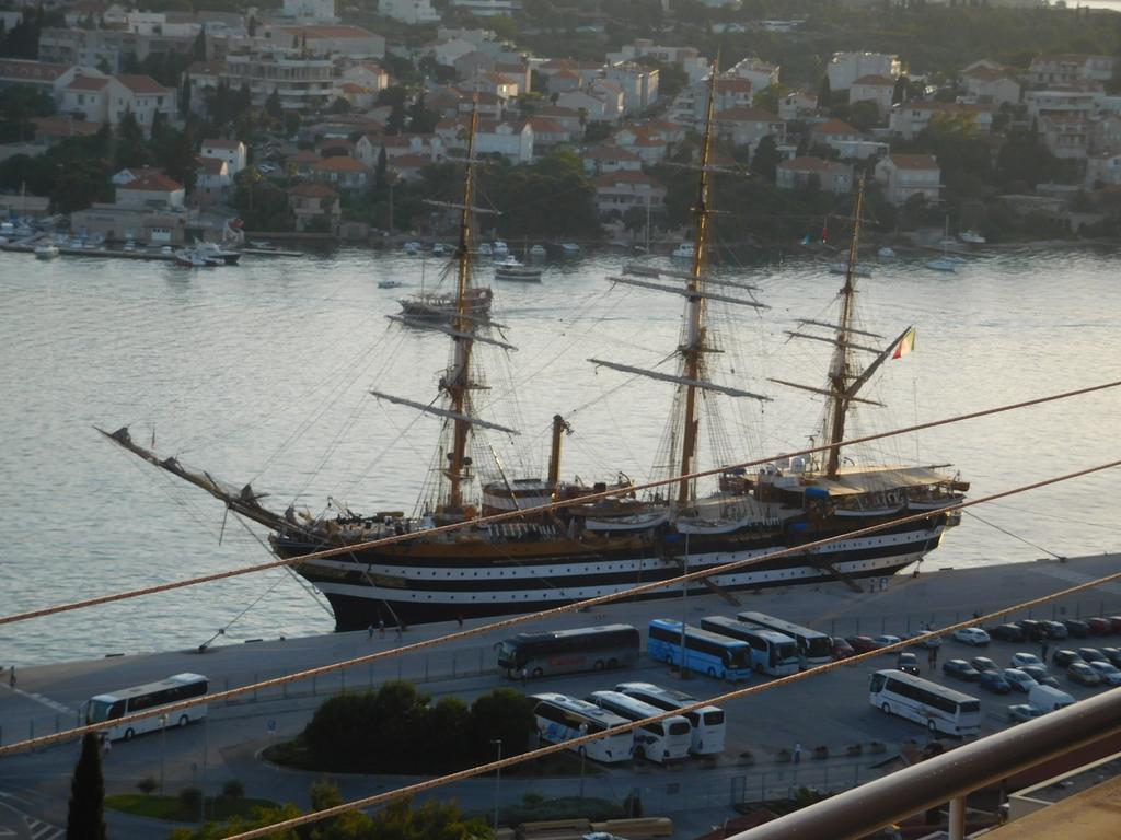 Rooms Anela With Large Common Tarrace And Beautiful Sea View Dubrovník Exteriér fotografie